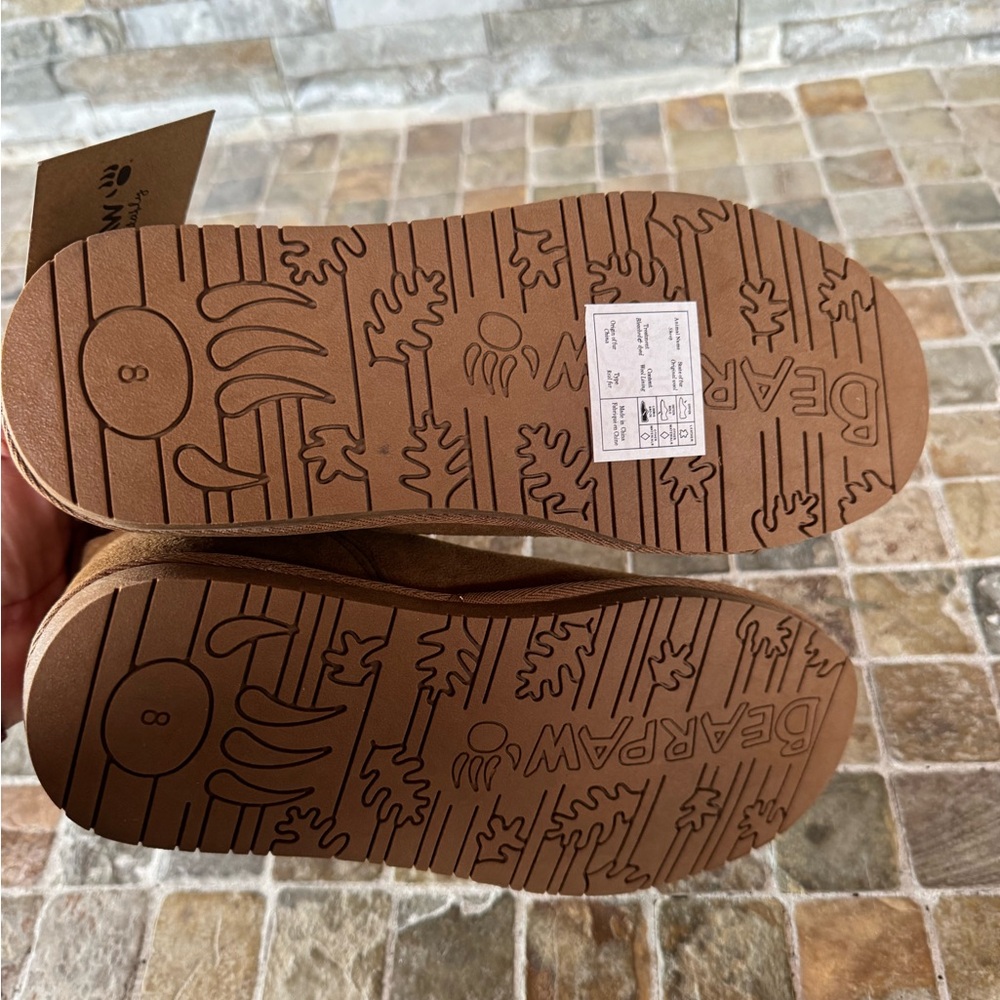 New in box Bearpaw Tan Suede Boots - Picture 6 of 8